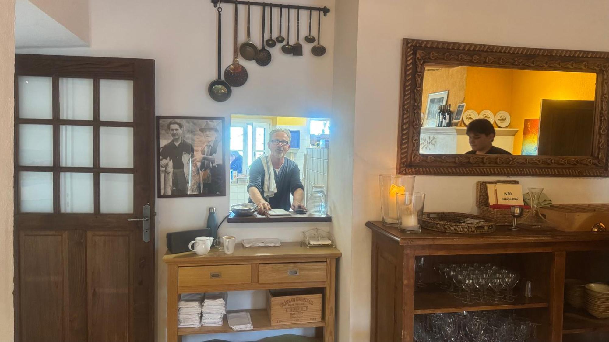 סן-לורן-דו-ורדון Hotel Le Moulin Du Chateau מראה חיצוני תמונה