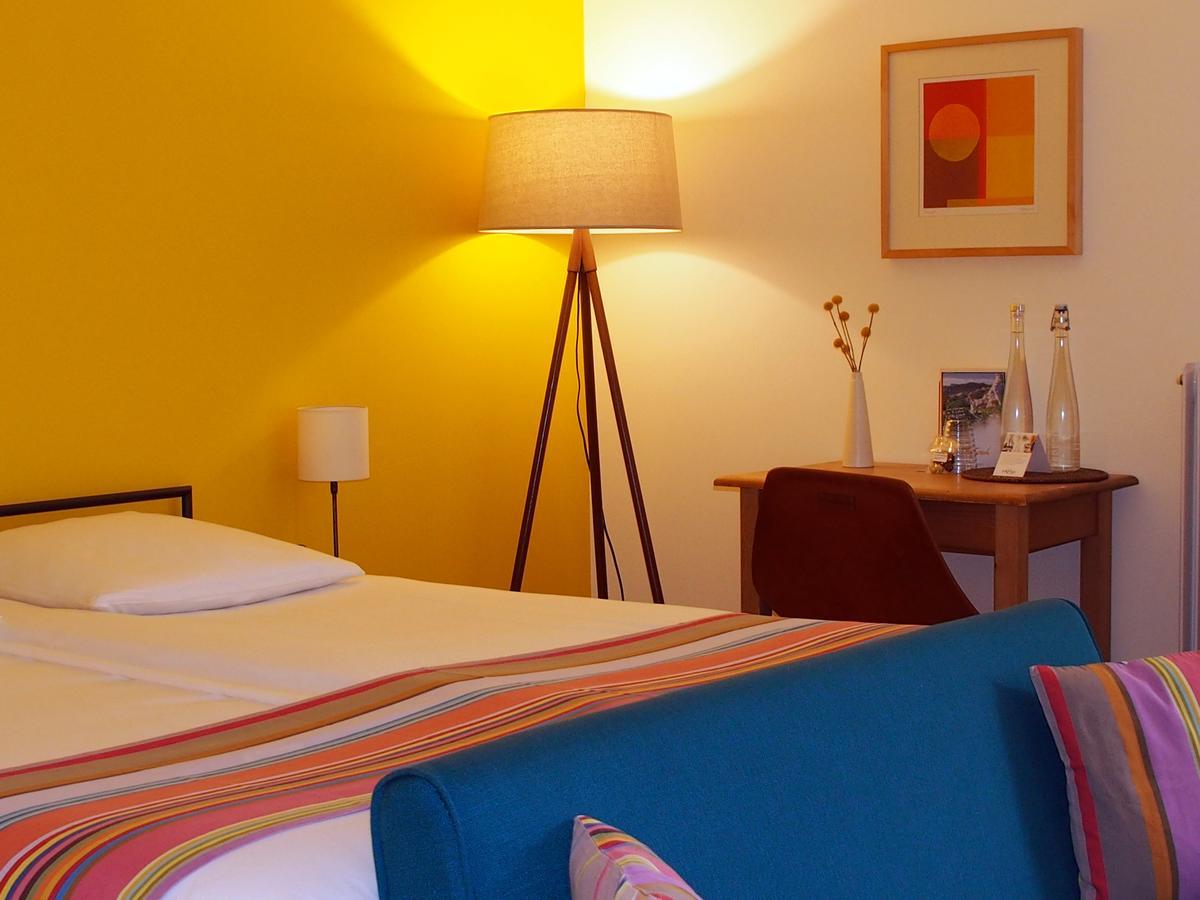 סן-לורן-דו-ורדון Hotel Le Moulin Du Chateau מראה חיצוני תמונה