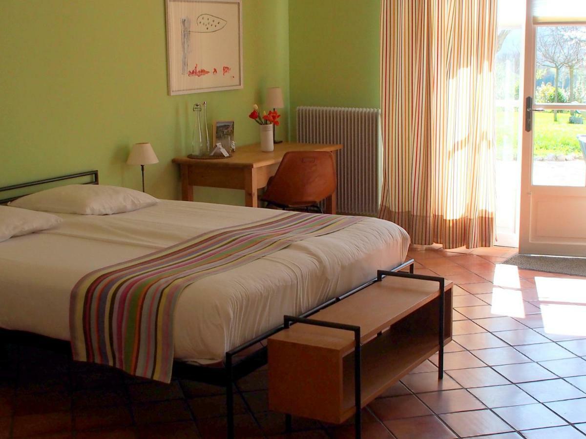 סן-לורן-דו-ורדון Hotel Le Moulin Du Chateau מראה חיצוני תמונה