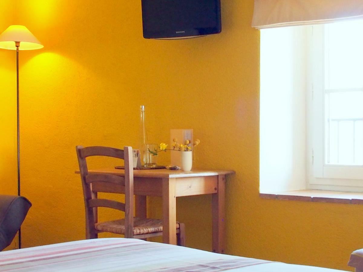 סן-לורן-דו-ורדון Hotel Le Moulin Du Chateau מראה חיצוני תמונה