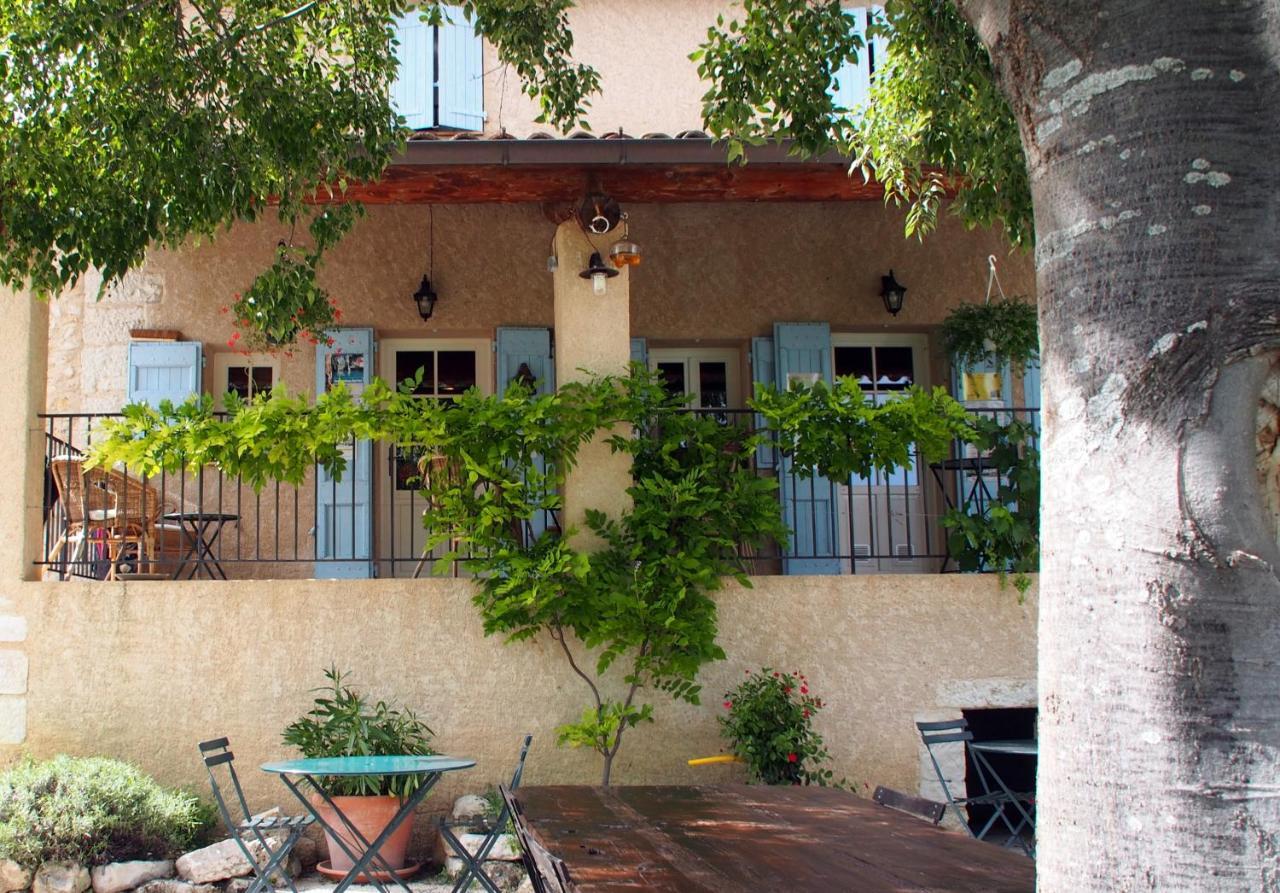 סן-לורן-דו-ורדון Hotel Le Moulin Du Chateau מראה חיצוני תמונה